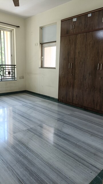 Room in 1 BHK Apartment at Hiranandani Estate, Ghodbunder Road – for Rent