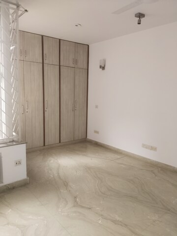 Room in 4 BHK Apartment at Sarita Vihar Pocket-C RWA, Sarita Vihar – for Rent