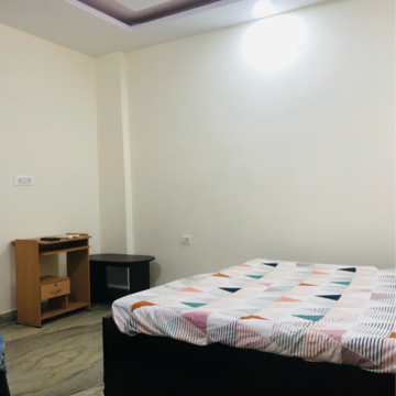 Bedroom in 3.5 BHK Builder Floor at Sector 23 – for Rent