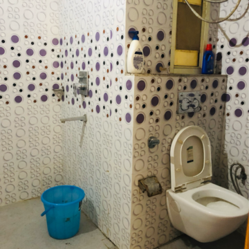 Bathroom in 3.5 BHK Builder Floor at Sector 23 – for Rent