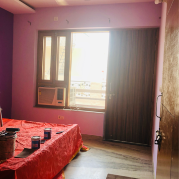 Bedroom in 3.5 BHK Builder Floor at Sector 23 – for Rent