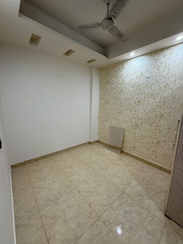 Room in 3 BHK Apartment at Saya Gold Avenue, Vaibhav Khand – for Rent