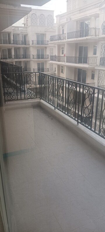 Balcony in 2 BHK Builder Floor at Sector 36 – for Rent
