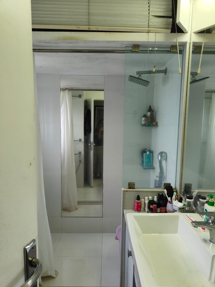 Bathroom, bandra west 1 Bedroom 550 Sq.Ft. Apartment In Bandra West Mumbai 8794590