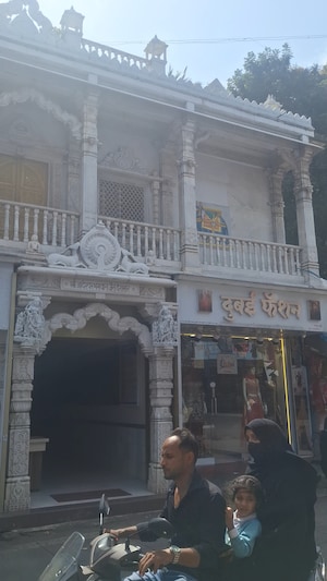  Shop For Sale in Kurla West