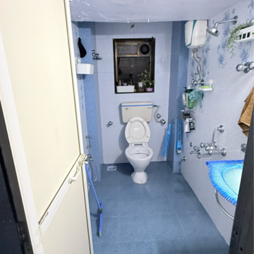 Team Area in 2 BHK Apartment at Mahaveer Tower, Upper Worli – for Rent