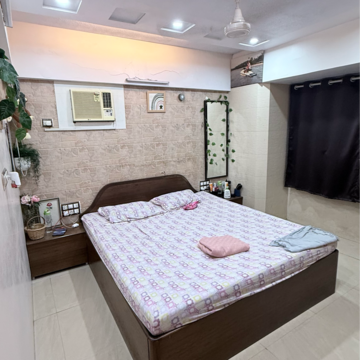 Bedroom in 2 BHK Apartment at Mahaveer Tower, Upper Worli – for Rent