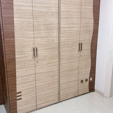 Room in 2 BHK Apartment at Mahaveer Tower, Upper Worli – for Rent