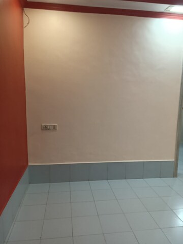 Room in 1 BHK Apartment at Kandivali West – for Rent