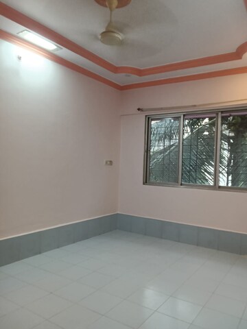 Room in 1 BHK Apartment at Kandivali West – for Rent