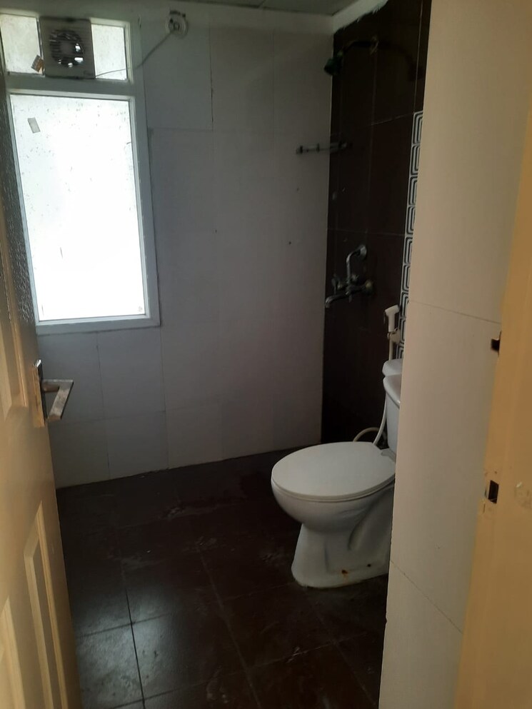 Bathroom, express-zenith 2.5 Bedroom 1150 Sq.Ft. Apartment In Sector 77 Noida 8794725