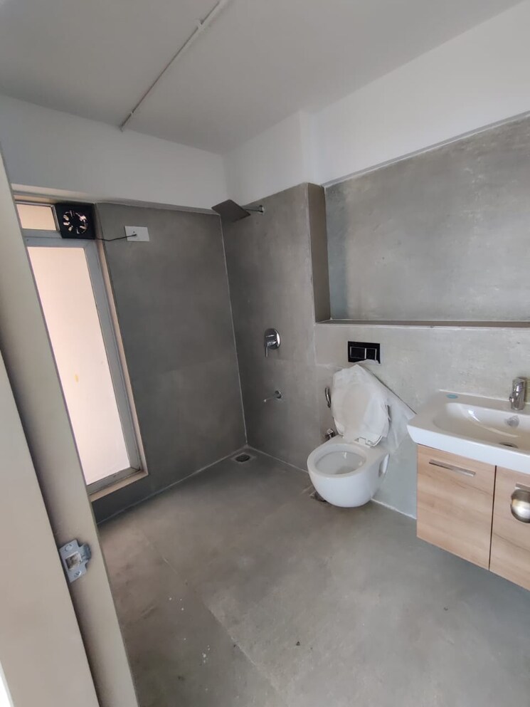Bathroom, rna-ng-eclat 2 Bedroom 800 Sq.Ft. Apartment In Andheri West Mumbai 8794702