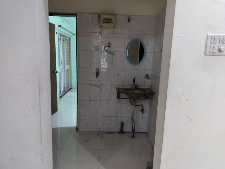 Bathroom, kunal-icon 2 Bedroom 1044 Sq.Ft. Apartment In Pimple Saudagar Pune 8794712