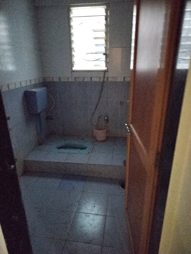 Bathroom, kunal-icon 2 Bedroom 1044 Sq.Ft. Apartment In Pimple Saudagar Pune 8794712