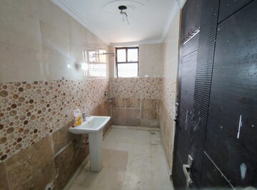 Bathroom in 4 BHK Builder Floor at YK Homes, Green Fields Colony – for Rent