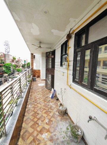 Balcony in 4 BHK Builder Floor at YK Homes, Green Fields Colony – for Rent