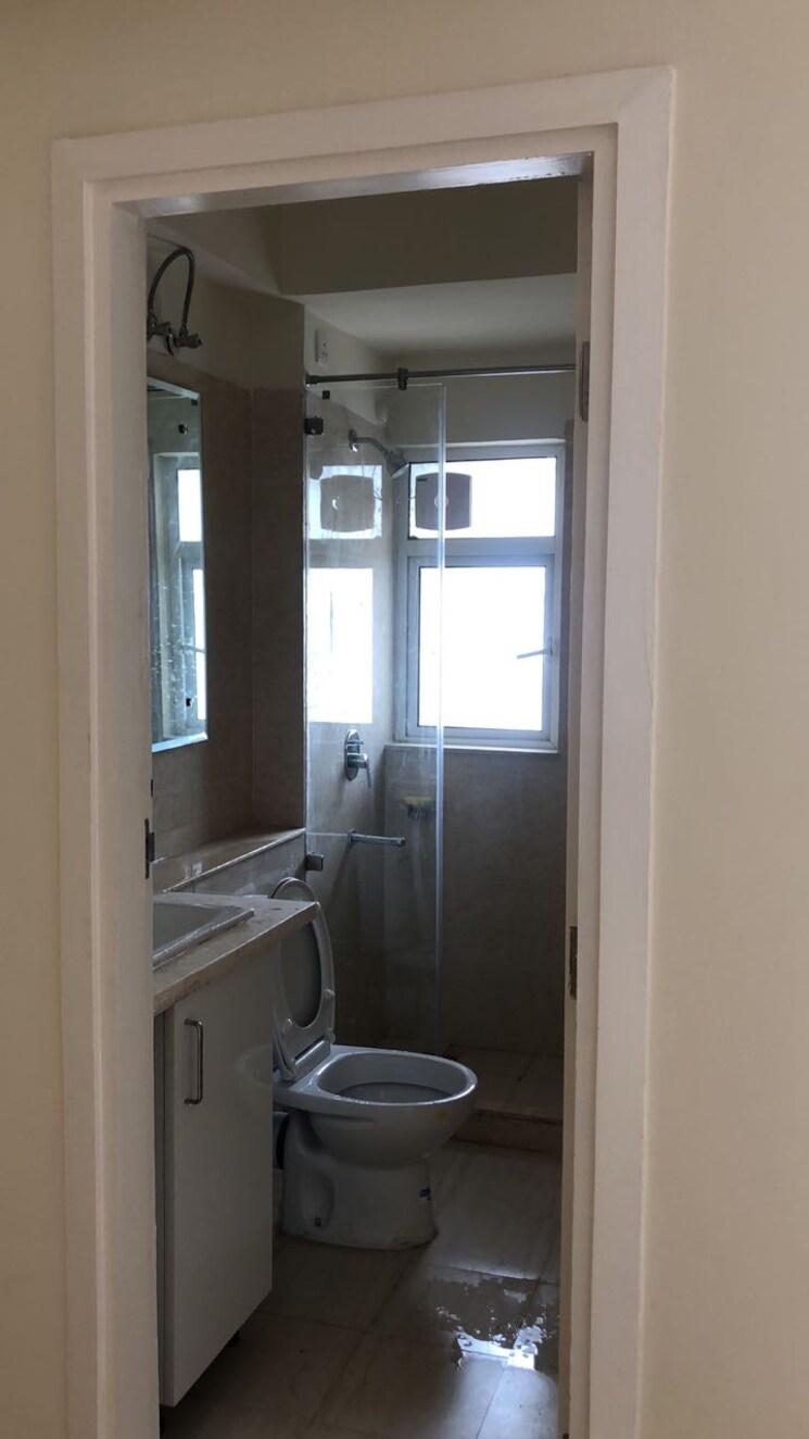 Bathroom, dlf-express-greens 3.5 Bedroom 1928 Sq.Ft. Apartment In Manesar Sector 1a Gurgaon 8794760