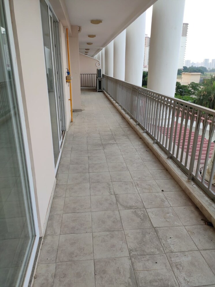 Balcony, dlf-express-greens 3.5 Bedroom 1928 Sq.Ft. Apartment In Manesar Sector 1a Gurgaon 8794760