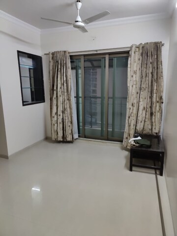 2 BHK Apartment For Rent in Goregaon West