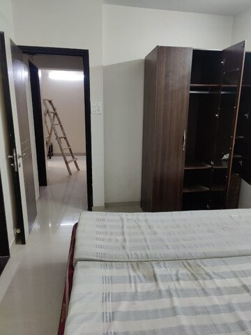 Bedroom in 2 BHK Apartment at Goregaon West – for Rent