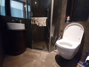 Bathroom in 4 BHK Apartment at Lodha Trump Tower, Worli – for Rent