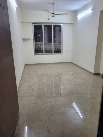 Room in 1 BHK Apartment at Solitaire Heights, Malad West – for Rent