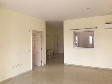 Room in 2 BHK Builder Floor at Emaar MGF Emerald Hills, Sector 65 – for Rent