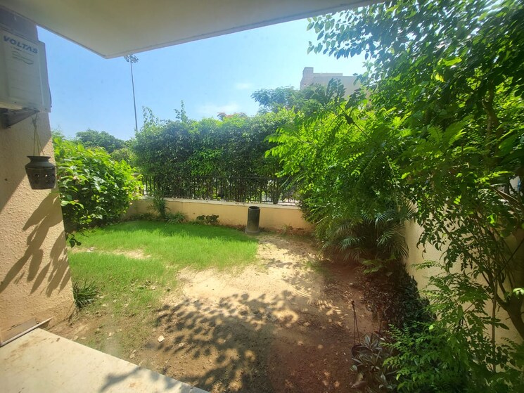 Master Bedroom, emaar-emerald-floors 3 Bedroom 1380 Sq.Ft. Builder Floor In Sector 65 Gurgaon 8794951