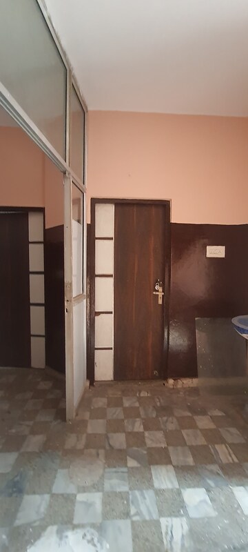 Furnished Amenities in 2.5 BHK Independent House at Chawla Colony Ballabgarh – for Rent