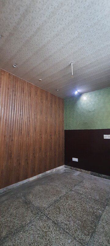 Staircase in 2.5 BHK Independent House at Chawla Colony Ballabgarh – for Rent