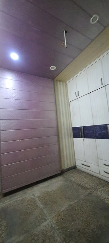 Furnished Amenities in 2.5 BHK Independent House at Chawla Colony Ballabgarh – for Rent
