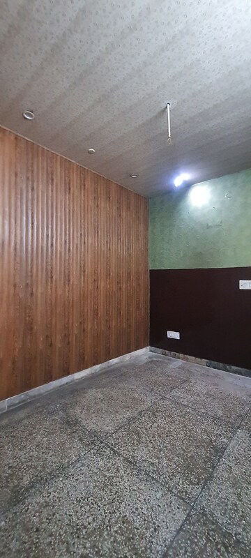 Building Lobby in 2.5 BHK Independent House at Chawla Colony Ballabgarh – for Rent