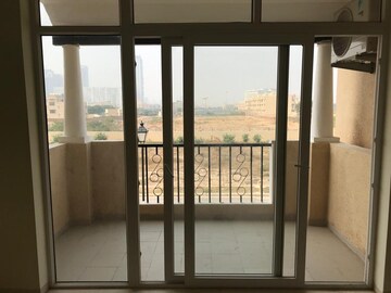 Room in 3 BHK Builder Floor at Emaar MGF Emerald Hills, Sector 65 – for Rent