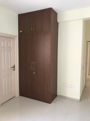 Room in 3 BHK Builder Floor at Emaar MGF Emerald Hills, Sector 65 – for Rent