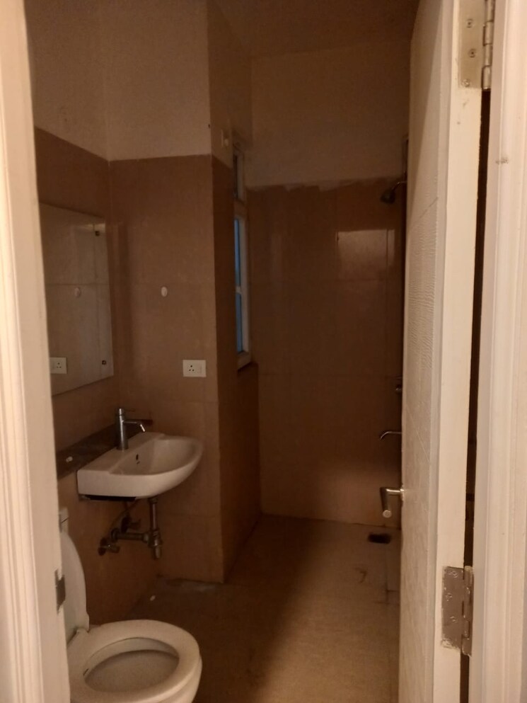 Bathroom, emaar-emerald-floors 4 Bedroom 1750 Sq.Ft. Builder Floor In Sector 65 Gurgaon 8794971