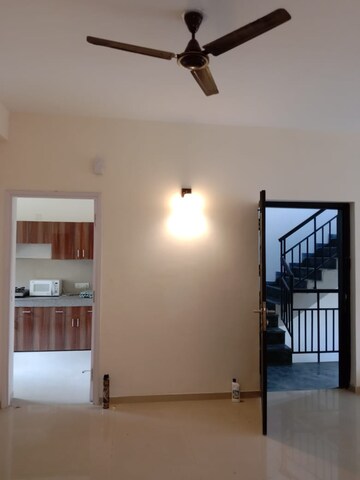 Room in 4 BHK Builder Floor at Emaar Emerald Floors, Sector 65 – for Rent