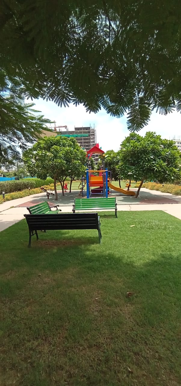 4 BHK + Extra Room 1750 Sq.Ft. Builder Floor in Emaar Emerald Floors