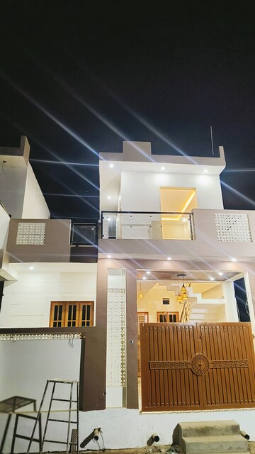 Master Bedroom in 2 BHK Independent House at Faizabad Road – for Sale