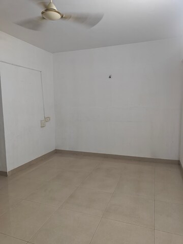 Room in 2 BHK Apartment at Meridian Apartment, Nerul Sector 6 – for Rent