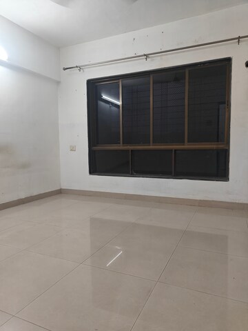 Room in 2 BHK Apartment at Meridian Apartment, Nerul Sector 6 – for Rent