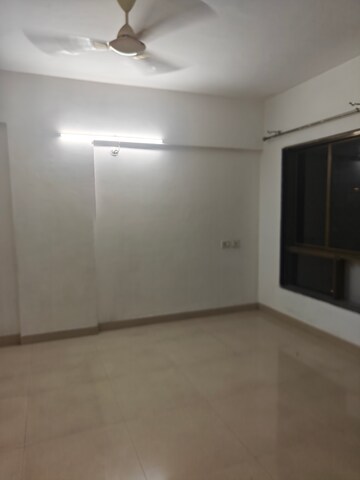 Room in 2 BHK Apartment at Meridian Apartment, Nerul Sector 6 – for Rent