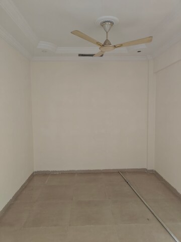Room in 2 BHK Apartment at Seawoods Sector 50 – for Rent