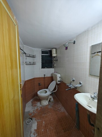 Master Bedroom in 2 BHK Apartment at Seawoods Sector 50 – for Rent