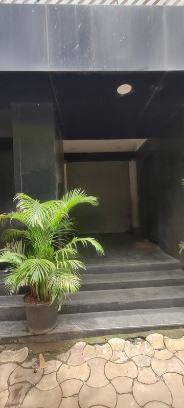  Showroom – Garden View at Phoenix Mills Compound, Lower Parel - for Rent
