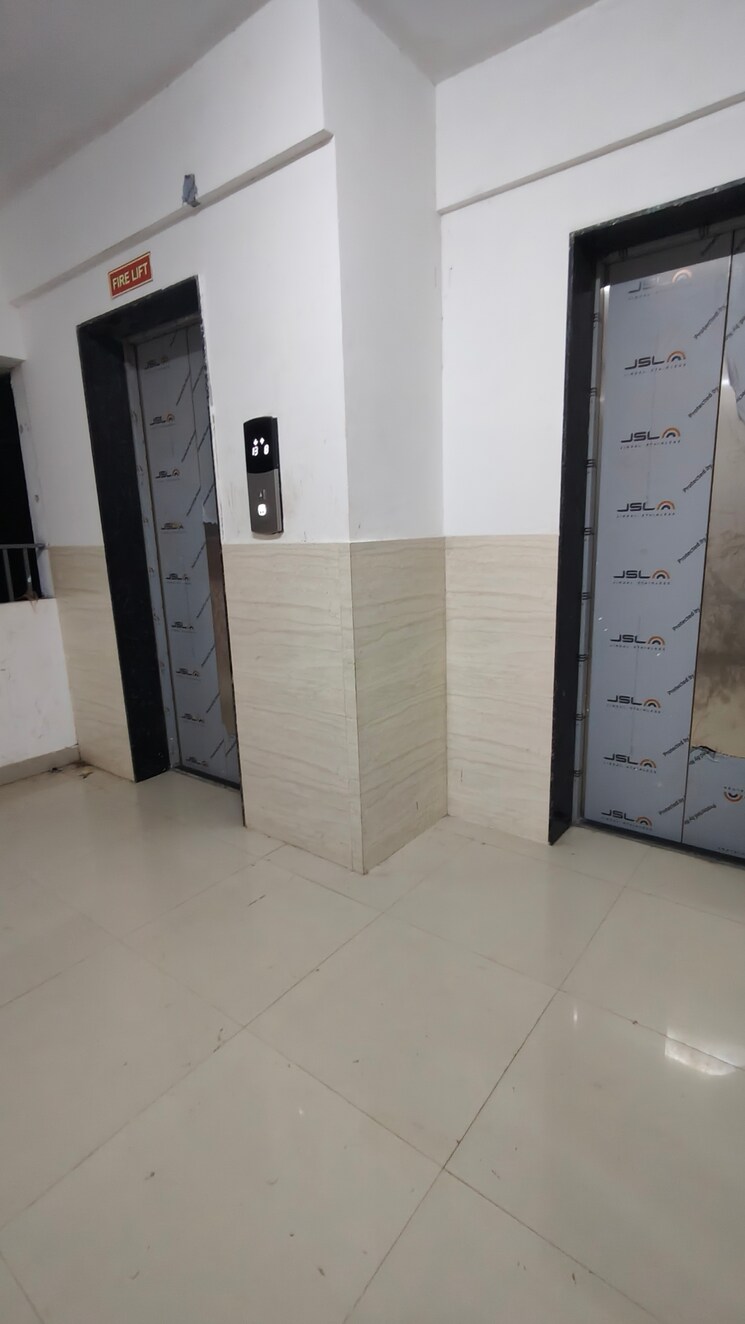 Room, riddhi-garden 1 Bedroom 400 Sq.Ft. Apartment In Malad East Mumbai 8795000