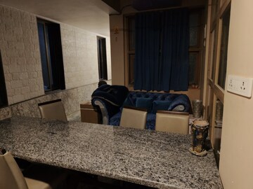 Common Area in  Pg at Breach Candy – for Rent