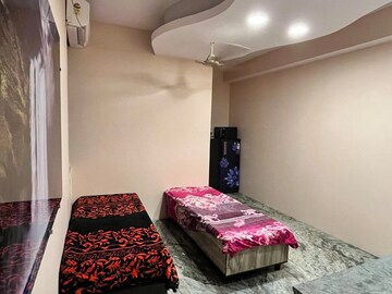 Room in  Pg at Breach Candy – for Rent