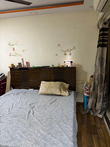 Bedroom in 2 BHK Apartment at Lodha Amara, Kolshet Road – for Rent