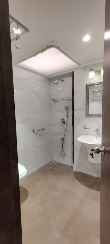 Bathroom in 4 BHK Apartment at Venus Apartments Worli, Worli – for Rent