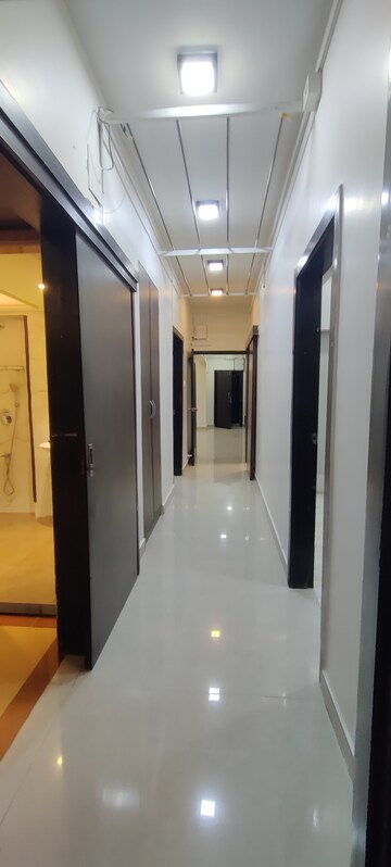 Building Lobby in 4 BHK Apartment at Venus Apartments Worli, Worli – for Rent